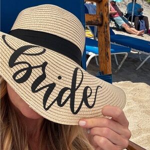 Bride beach hat !
